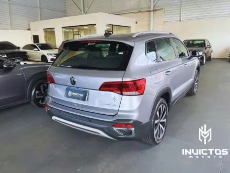 VOLKSWAGEN Taos 1.4 16V 4P FLEX 250 TSI HIGHLINE AUTOM�TICO, Foto 4
