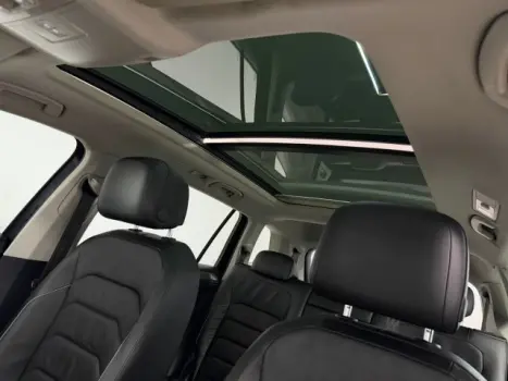 VOLKSWAGEN Tiguan 1.4 250 TSI TOTAL FLEX ALLSPACE TURBO AUTOM�TICO TIPTRONIC, Foto 9
