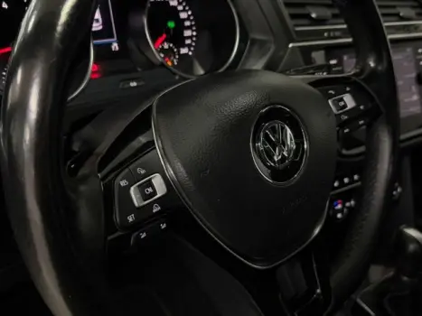 VOLKSWAGEN Tiguan 1.4 250 TSI TOTAL FLEX ALLSPACE TURBO AUTOM�TICO TIPTRONIC, Foto 11