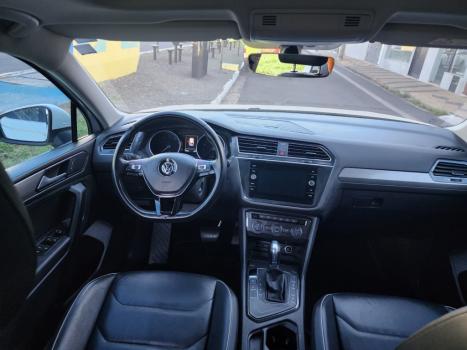 VOLKSWAGEN Tiguan 1.4 250 TSI TOTAL FLEX ALLSPACE COMFORTLINE TURBO AUTOM�TICO TIPTRONIC, Foto 6