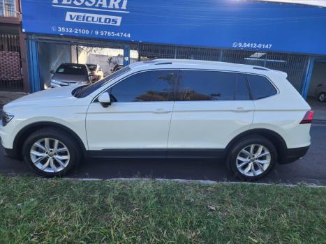 VOLKSWAGEN Tiguan 1.4 250 TSI TOTAL FLEX ALLSPACE COMFORTLINE TURBO AUTOM�TICO TIPTRONIC, Foto 11