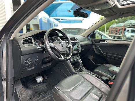 VOLKSWAGEN Tiguan 1.4 250 TSI TOTAL FLEX ALLSPACE COMFORTLINE TURBO AUTOM�TICO TIPTRONIC, Foto 9