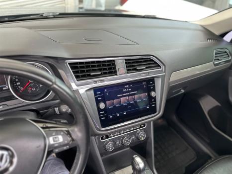 VOLKSWAGEN Tiguan 1.4 250 TSI TOTAL FLEX ALLSPACE COMFORTLINE TURBO AUTOM�TICO TIPTRONIC, Foto 10
