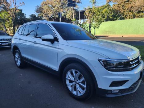 VOLKSWAGEN Tiguan 1.4 250 TSI TOTAL FLEX ALLSPACE COMFORTLINE TURBO AUTOM�TICO TIPTRONIC, Foto 2
