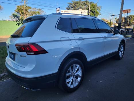 VOLKSWAGEN Tiguan 1.4 250 TSI TOTAL FLEX ALLSPACE COMFORTLINE TURBO AUTOM�TICO TIPTRONIC, Foto 3