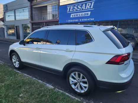 VOLKSWAGEN Tiguan 1.4 250 TSI TOTAL FLEX ALLSPACE COMFORTLINE TURBO AUTOM�TICO TIPTRONIC, Foto 8