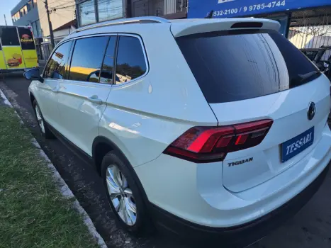VOLKSWAGEN Tiguan 1.4 250 TSI TOTAL FLEX ALLSPACE COMFORTLINE TURBO AUTOM�TICO TIPTRONIC, Foto 9