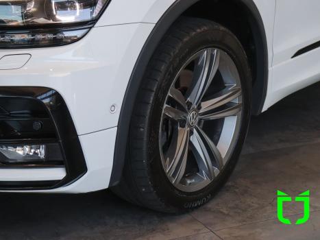 VOLKSWAGEN Tiguan 2.0 16V 4P TSI 350 TURBO R-LINE 4MOTION DSG AUTOMÁTICO, Foto 22 VOLKSWAGEN Tiguan 2.0 16V 4P TSI 350 TURBO R-LINE 4MOTION DSG AUTOMÁTICO, Foto 22