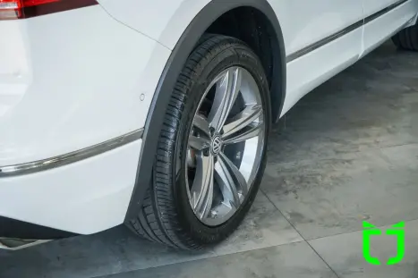 VOLKSWAGEN Tiguan 2.0 16V 4P TSI 350 TURBO R-LINE 4MOTION DSG AUTOMTICO, Foto 27