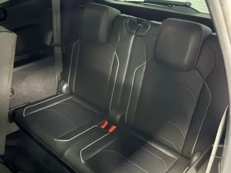 VOLKSWAGEN Tiguan 2.0 16V 4P TSI 300 TURBO R-LINE AUTOM�TICO, Foto 18