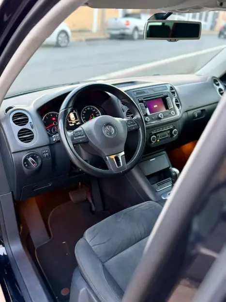 VOLKSWAGEN Tiguan 2.0 16V 4P FSI 4WD TURBO AUTOM�TICO, Foto 4