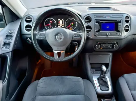 VOLKSWAGEN Tiguan 2.0 16V 4P FSI 4WD TURBO AUTOM�TICO, Foto 5