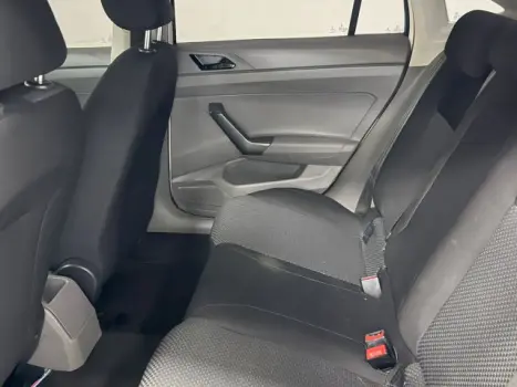 VOLKSWAGEN Virtus 1.0 4P 200 TSI FLEX COMFORTLINE AUTOM�TICO, Foto 14