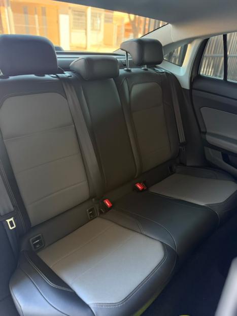 VOLKSWAGEN Virtus 1.0 4P 200 TSI FLEX HIGHLINE AUTOM�TICO, Foto 17