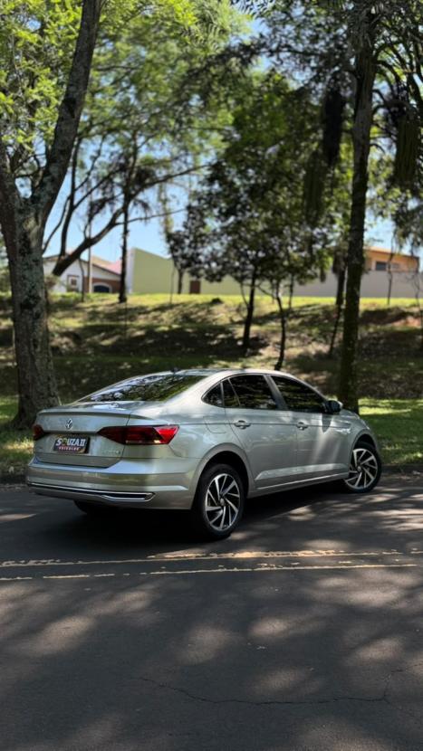VOLKSWAGEN Virtus 1.0 4P 200 TSI FLEX HIGHLINE AUTOMÁTICO, Foto 4
