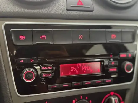 VOLKSWAGEN Voyage 1.6 4P FLEX, Foto 10