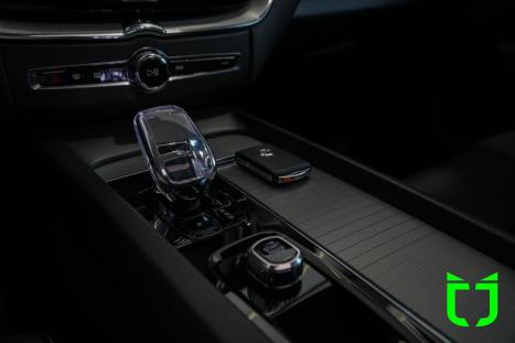 VOLVO XC60 2.0 4P T8 PHEV ULTRA DARK AWD GEARTRONIC AUTOM�TICO, Foto 13
