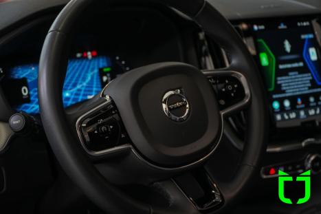 VOLVO XC60 2.0 4P T8 PHEV ULTRA DARK AWD GEARTRONIC AUTOM�TICO, Foto 32