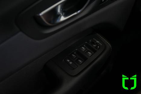 VOLVO XC60 2.0 4P T8 PHEV ULTRA DARK AWD GEARTRONIC AUTOM�TICO, Foto 37