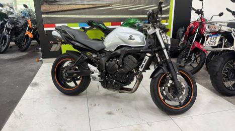 YAMAHA Fazer 600 , Foto 3