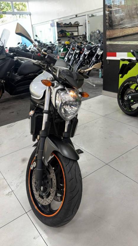 YAMAHA Fazer 600 , Foto 4