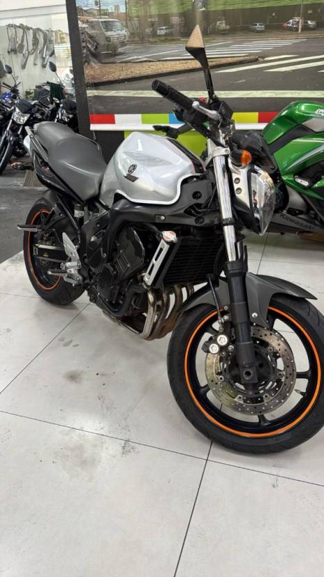 YAMAHA Fazer 600 , Foto 5