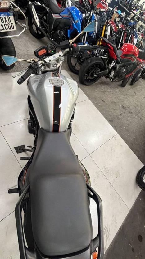 YAMAHA Fazer 600 , Foto 8