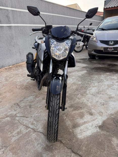 YAMAHA Fazer YS 150 SED, Foto 7