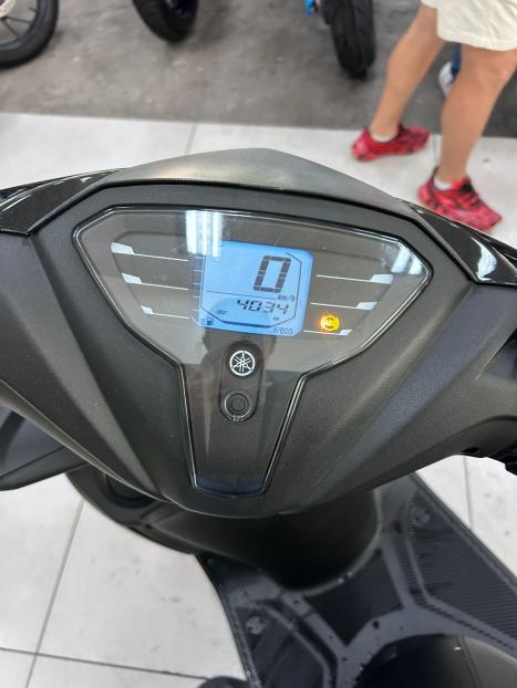 YAMAHA Fluo 125 , Foto 4