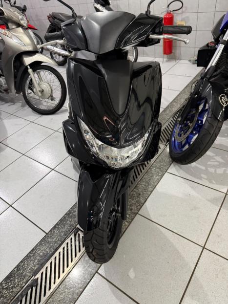 YAMAHA Fluo 125 , Foto 2