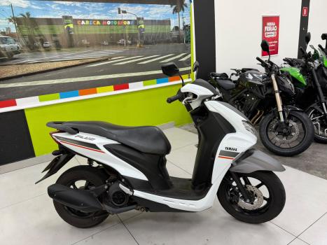 YAMAHA Fluo 125 , Foto 2
