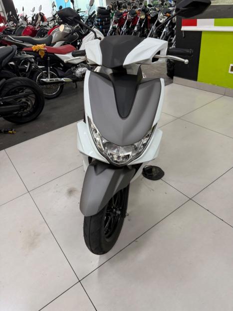 YAMAHA Fluo 125 , Foto 4