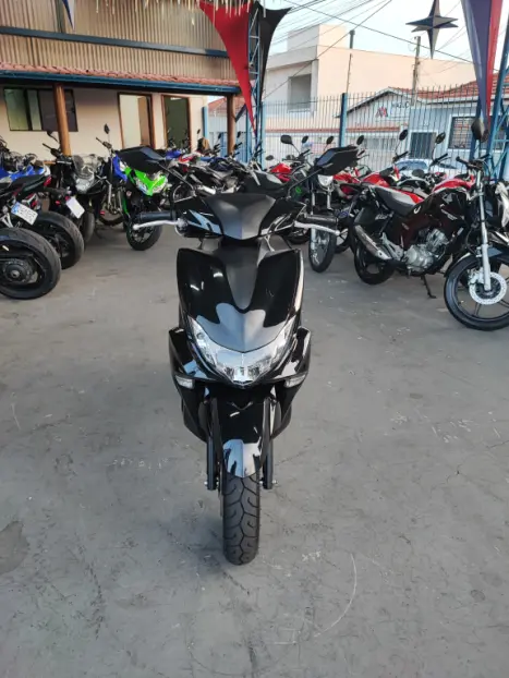 YAMAHA Fluo 125 ABS, Foto 7