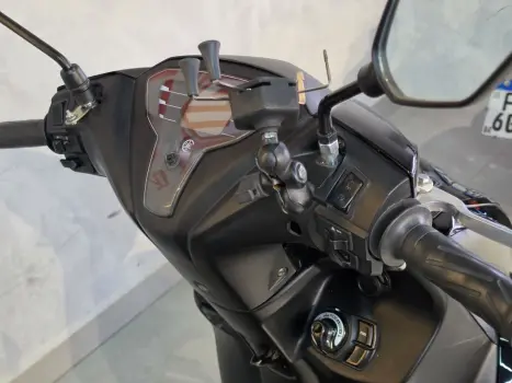 YAMAHA Fluo 125 ABS, Foto 7
