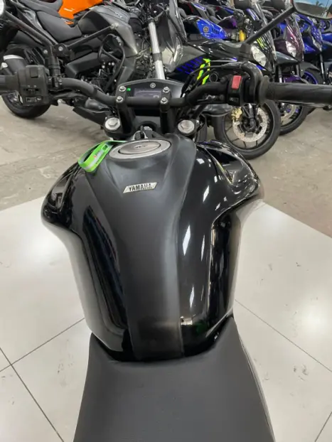 YAMAHA FZ 15 Fazer ABS, Foto 4