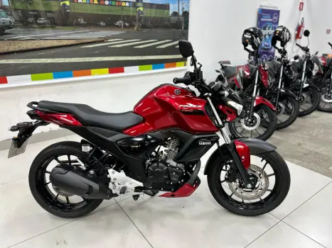 YAMAHA FZ 15 Fazer ABS, Foto 1