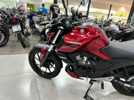 YAMAHA FZ 15 Fazer ABS, Foto 5