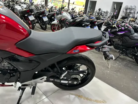 YAMAHA FZ 15 Fazer ABS, Foto 7
