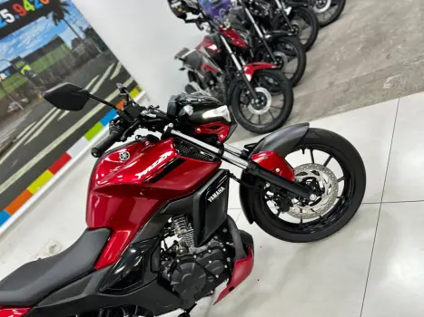 YAMAHA FZ 15 Fazer ABS, Foto 9