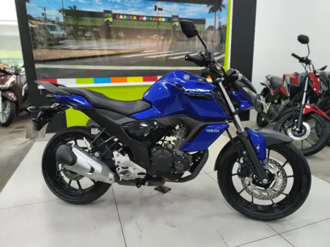 YAMAHA FZ 15 Fazer ABS, Foto 12