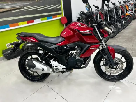 YAMAHA FZ 15 Fazer ABS, Foto 2
