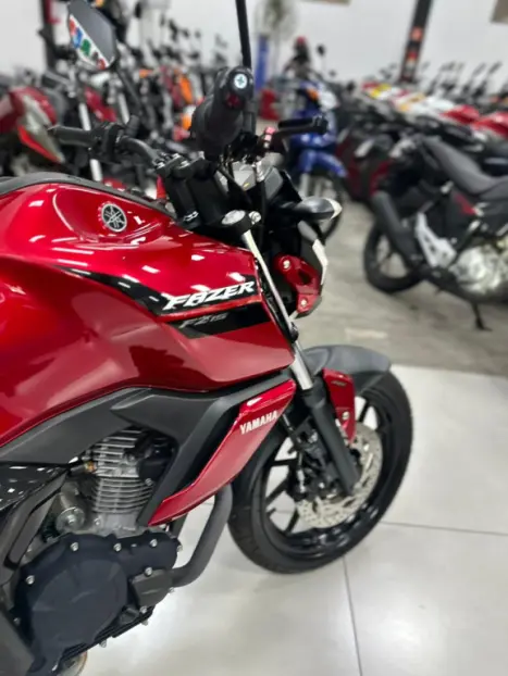 YAMAHA FZ 15 Fazer ABS, Foto 7