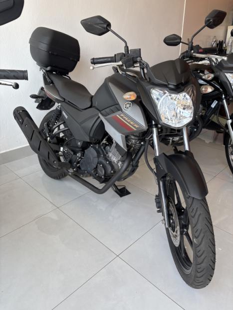 YAMAHA FZ 15 Fazer ABS, Foto 2