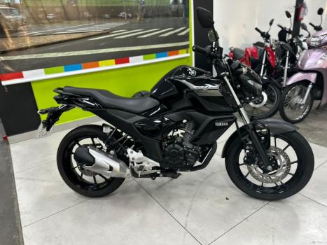 YAMAHA FZ 15 Fazer ABS, Foto 3