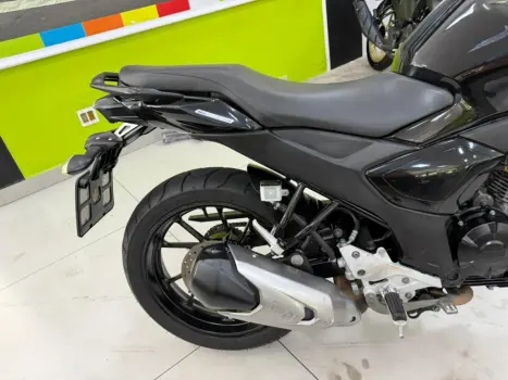 YAMAHA FZ 15 Fazer ABS, Foto 10