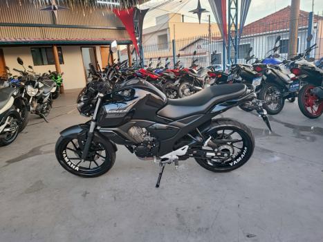 YAMAHA FZ 15 Fazer ABS, Foto 3