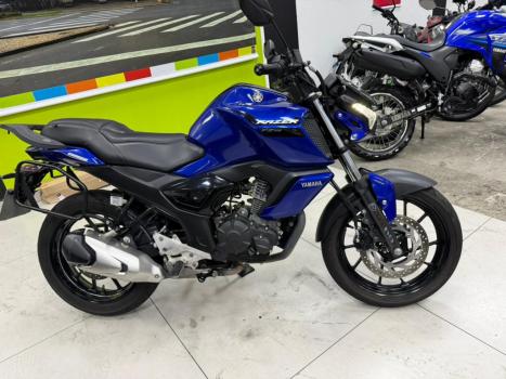 YAMAHA FZ 15 Fazer ABS, Foto 2