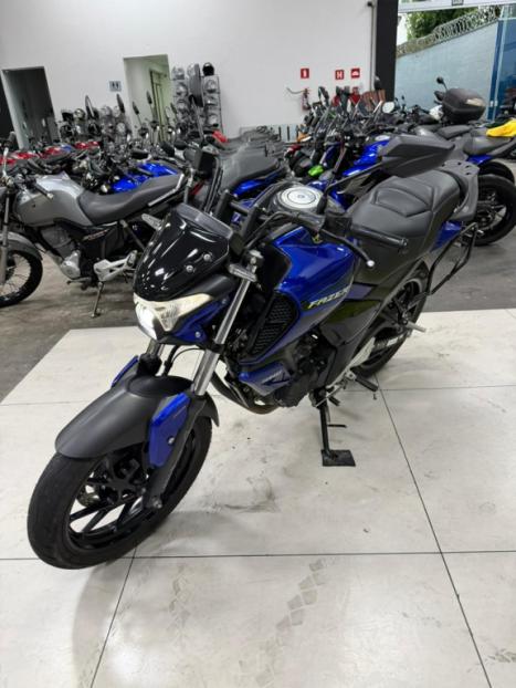 YAMAHA FZ 15 Fazer ABS, Foto 5