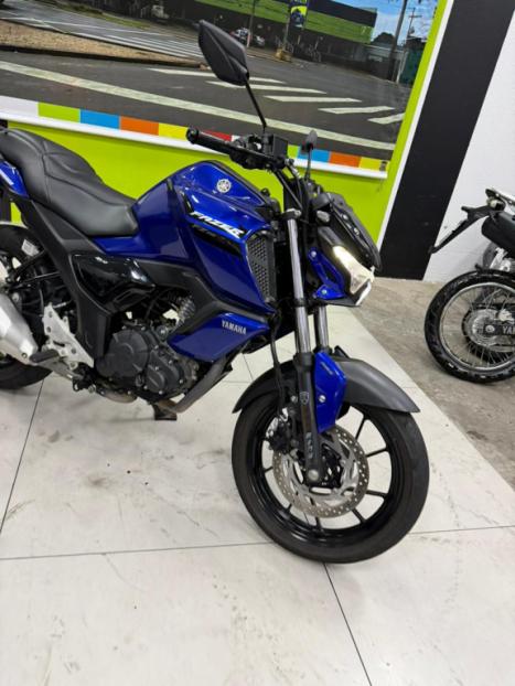 YAMAHA FZ 15 Fazer ABS, Foto 9