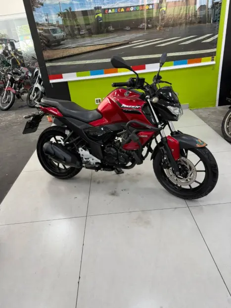 YAMAHA FZ 15 Fazer ABS, Foto 1